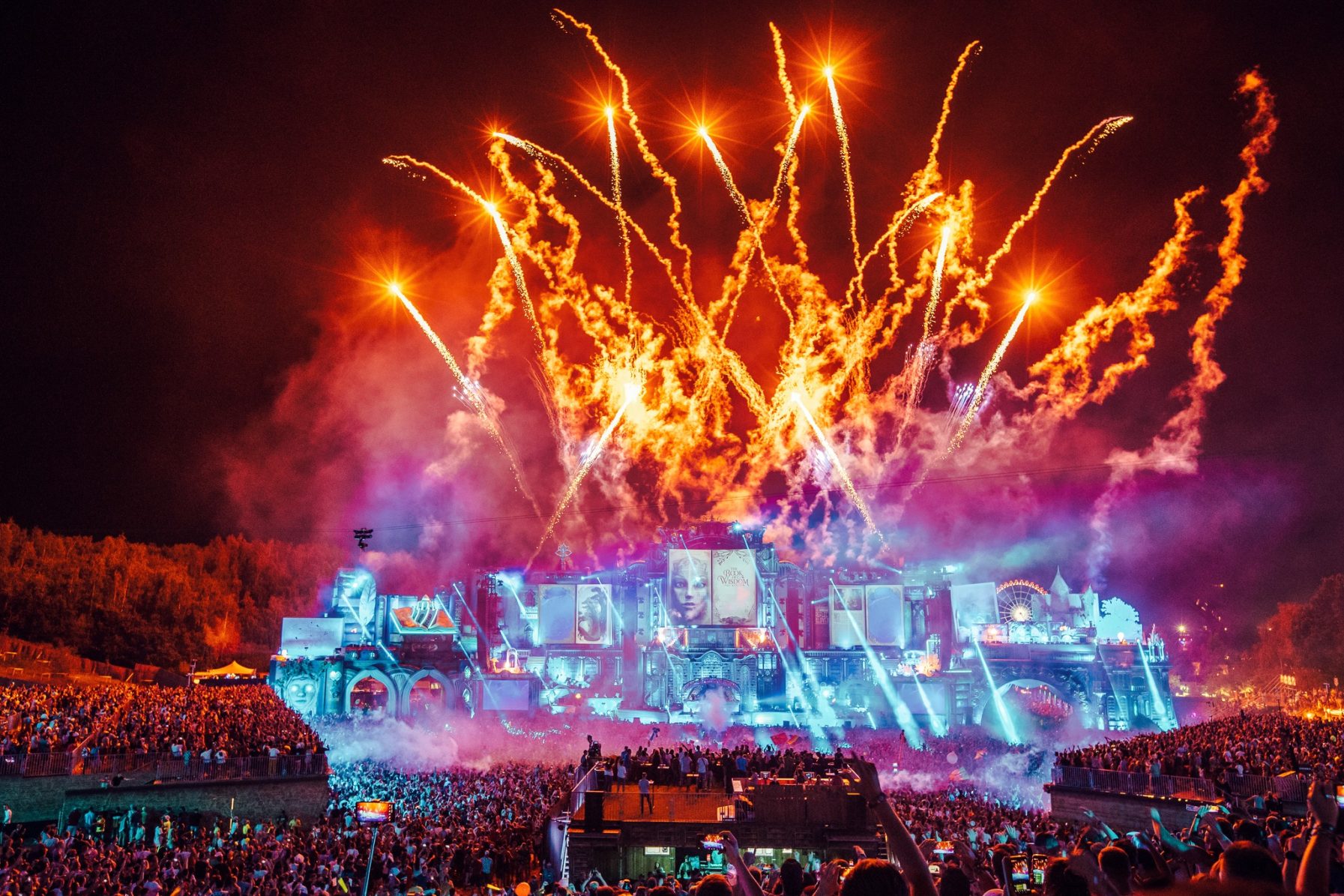 FISHER brings favorite house hits to the Mainstage at Tomorrowland 2022