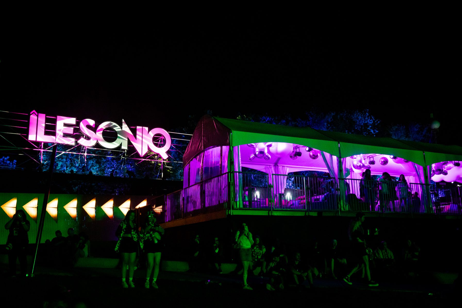 îLESONIQ 2025: Montréal’s Biggest Dance Weekender Turns 10 3 005 terraces @ ile soniq 2024 photo susan moss