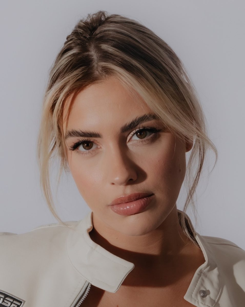 Romy Janssen Finds Emotional Depth with Loving You 2 IMG 4891