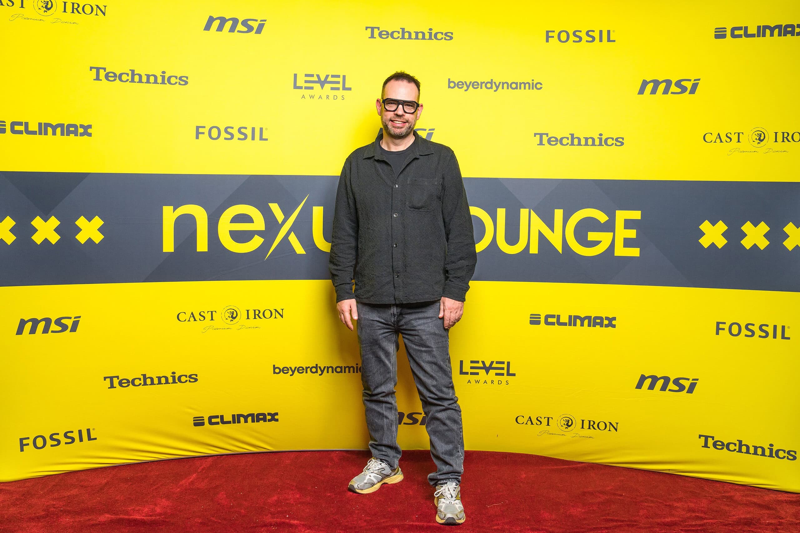 peter-luts-ade25-1 (Custom)