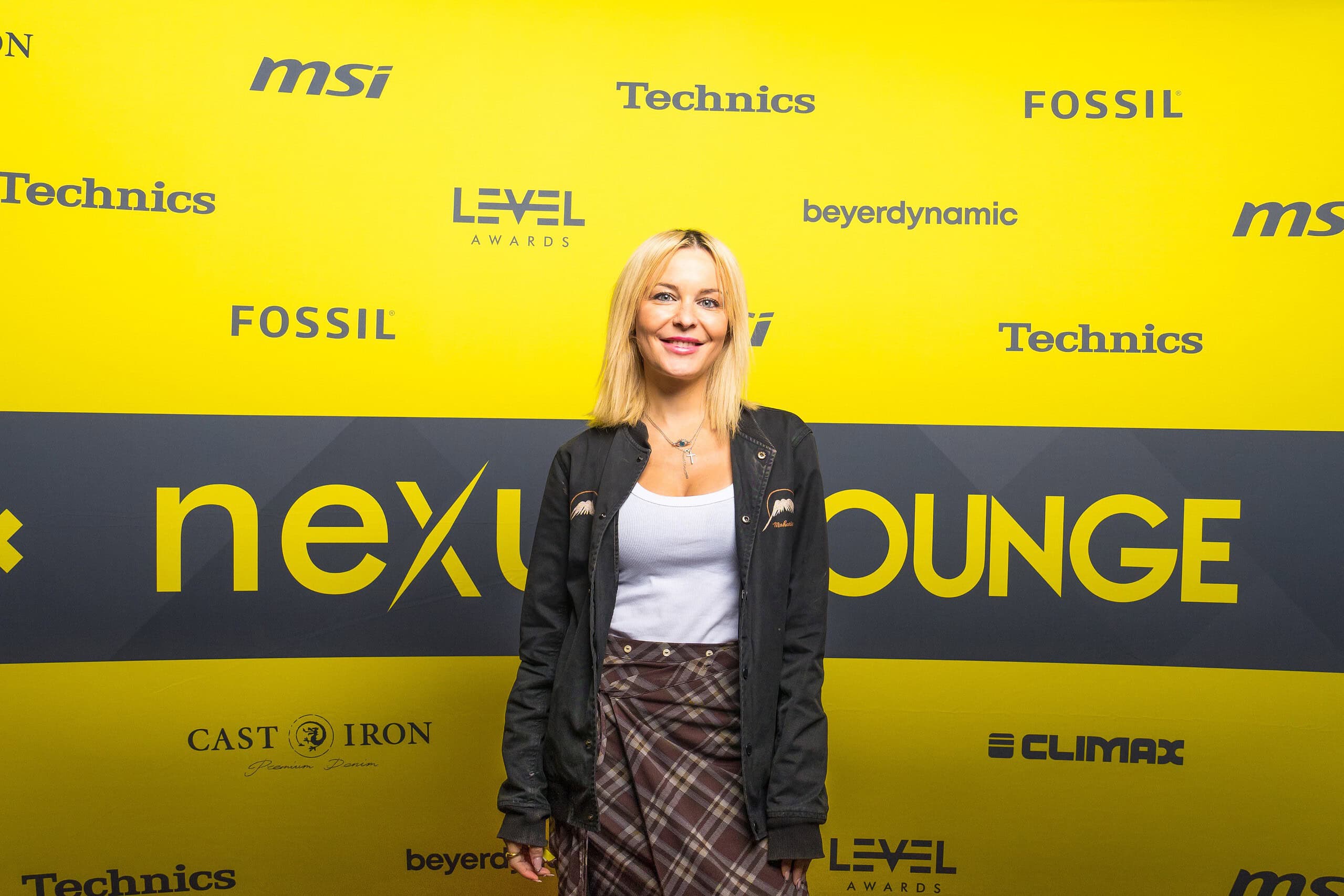 leena-punks-ade25-2 (Custom)