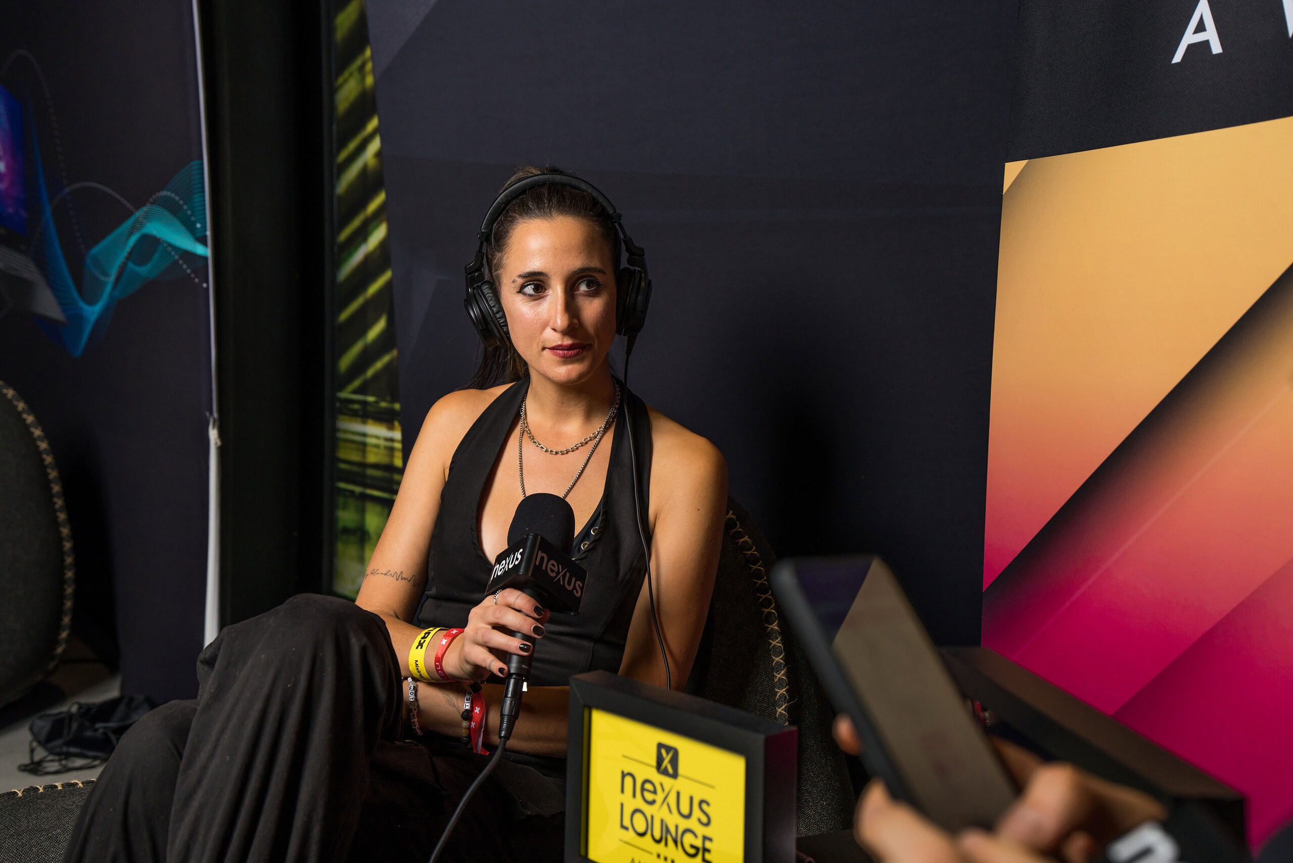 sarah-de-warrenl-ade25-6 (Custom)