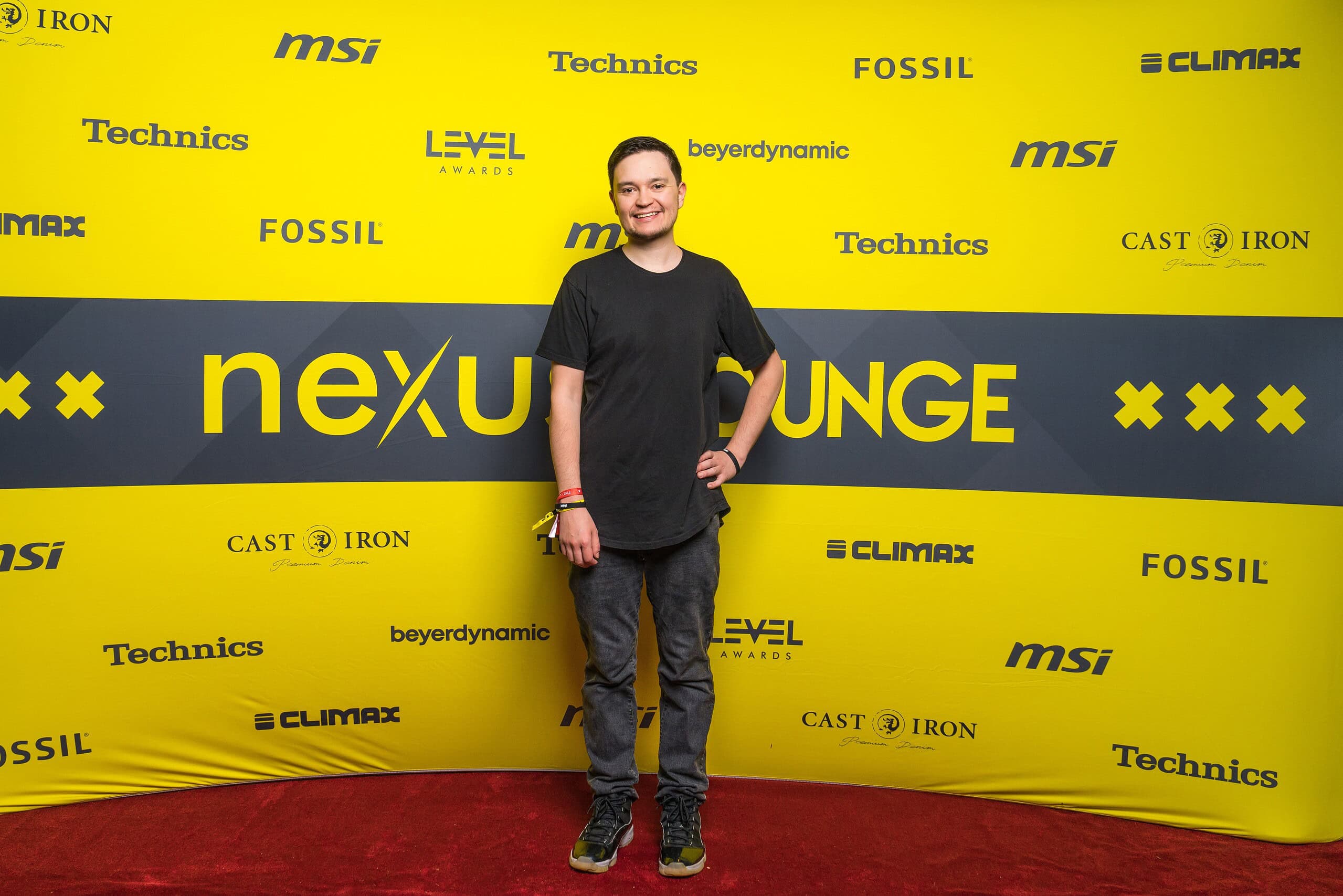 tluxx-ade25-1 (Custom)