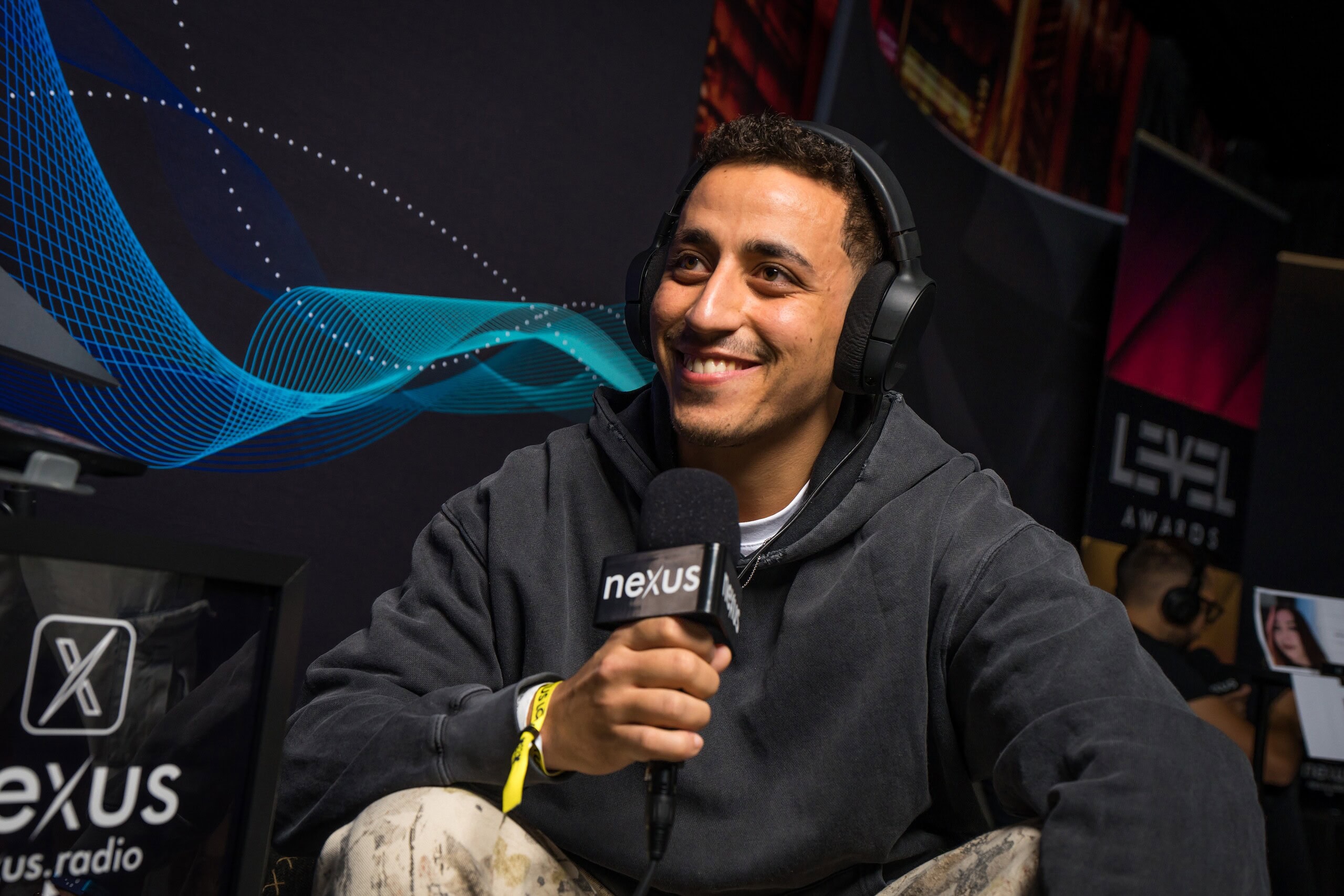 azoolandl-ade25-6 (Custom)