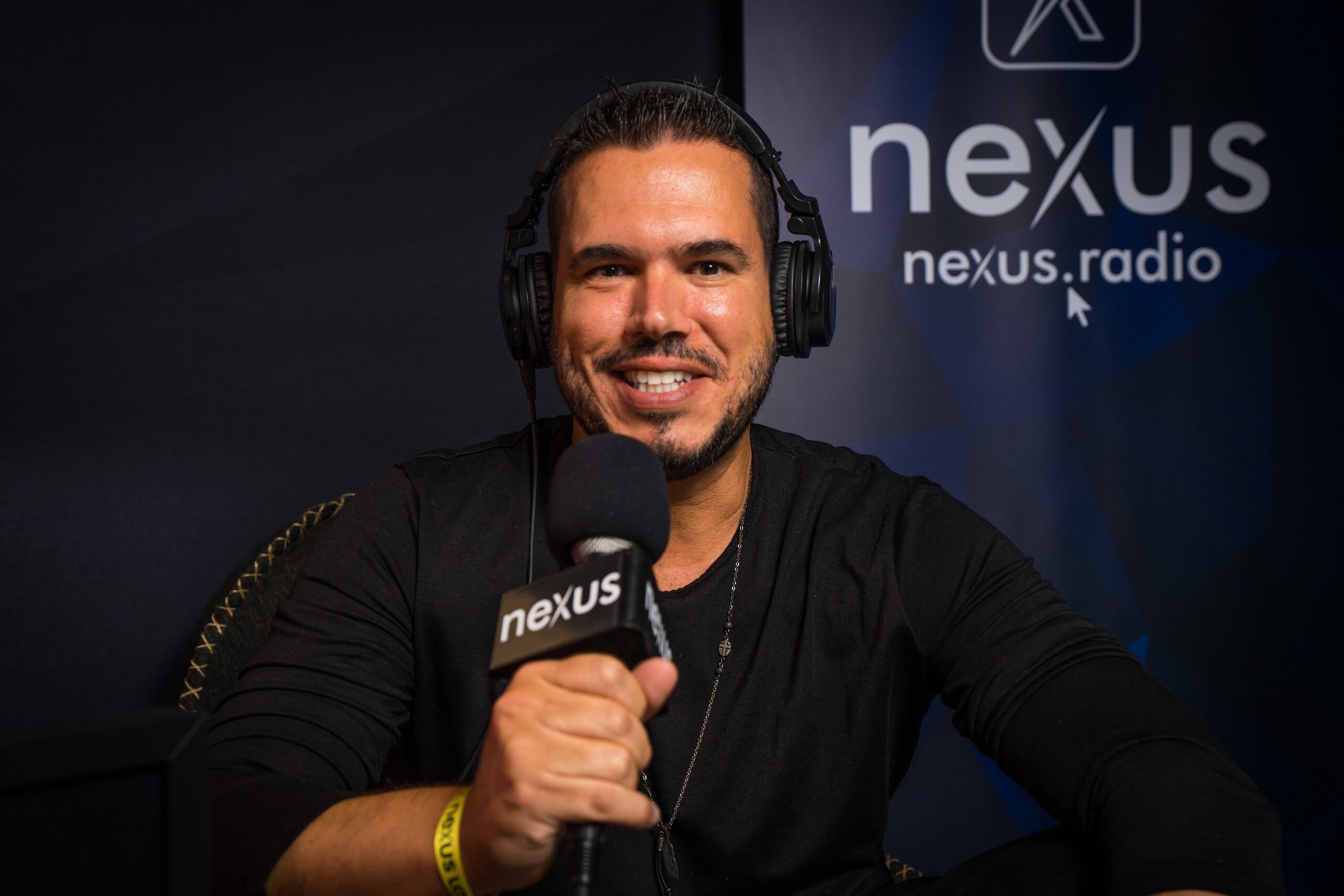 leo-oliver-ade25-2 (Custom)