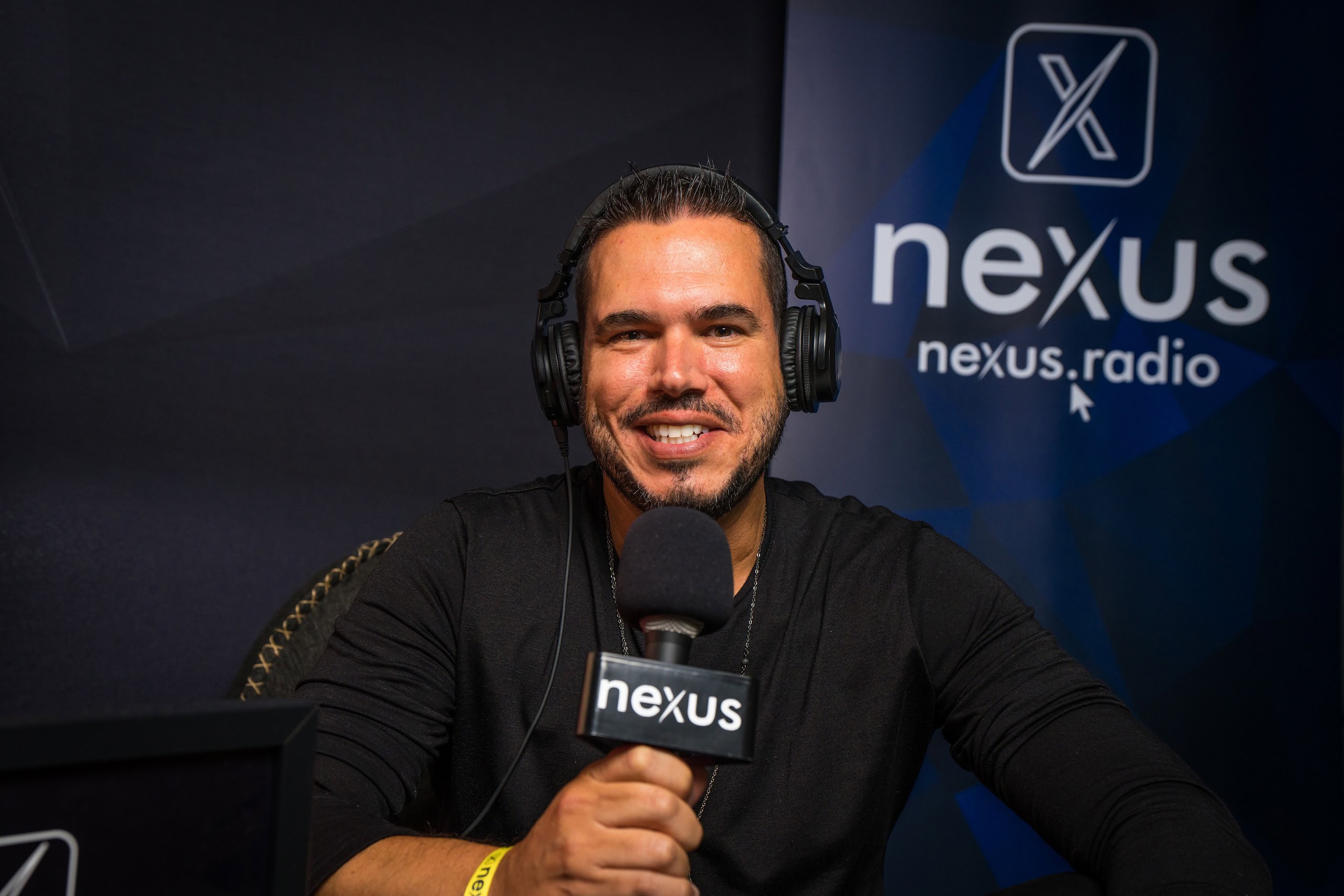 leo-oliver-ade25-3 (Custom)